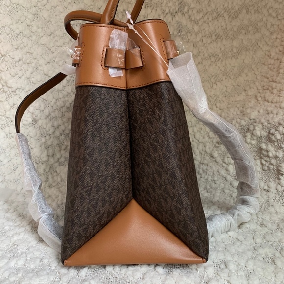 MICHAEL Michael Kors Gramercy Signature Satchel - Picture 5 of 8